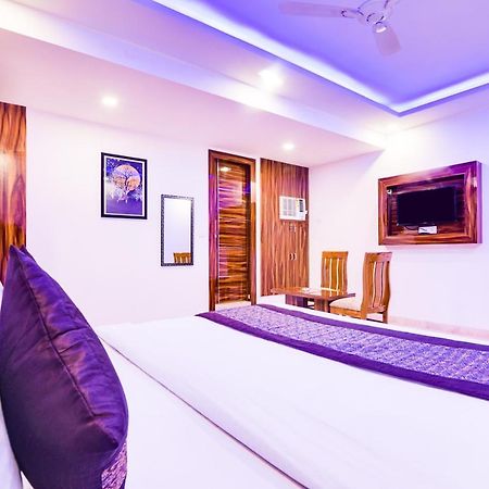Hotel Fabulous - Delhi International Airport 뉴델리 외부 사진