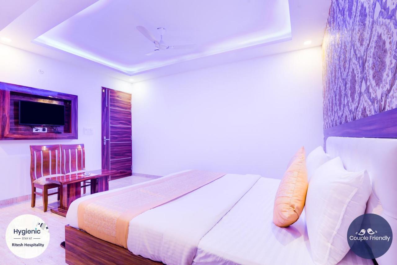 Hotel Fabulous - Delhi International Airport 뉴델리 외부 사진