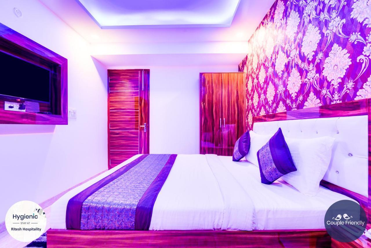 Hotel Fabulous - Delhi International Airport 뉴델리 외부 사진