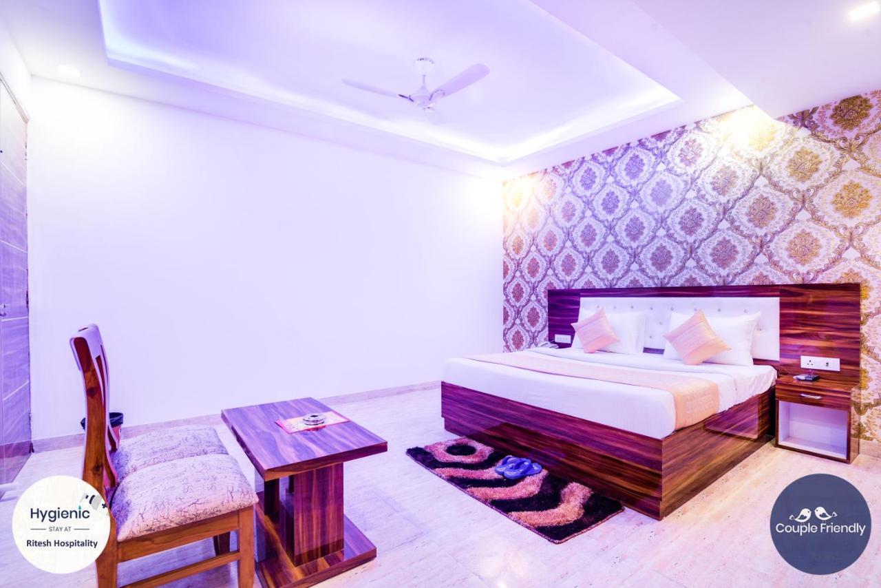 Hotel Fabulous - Delhi International Airport 뉴델리 외부 사진