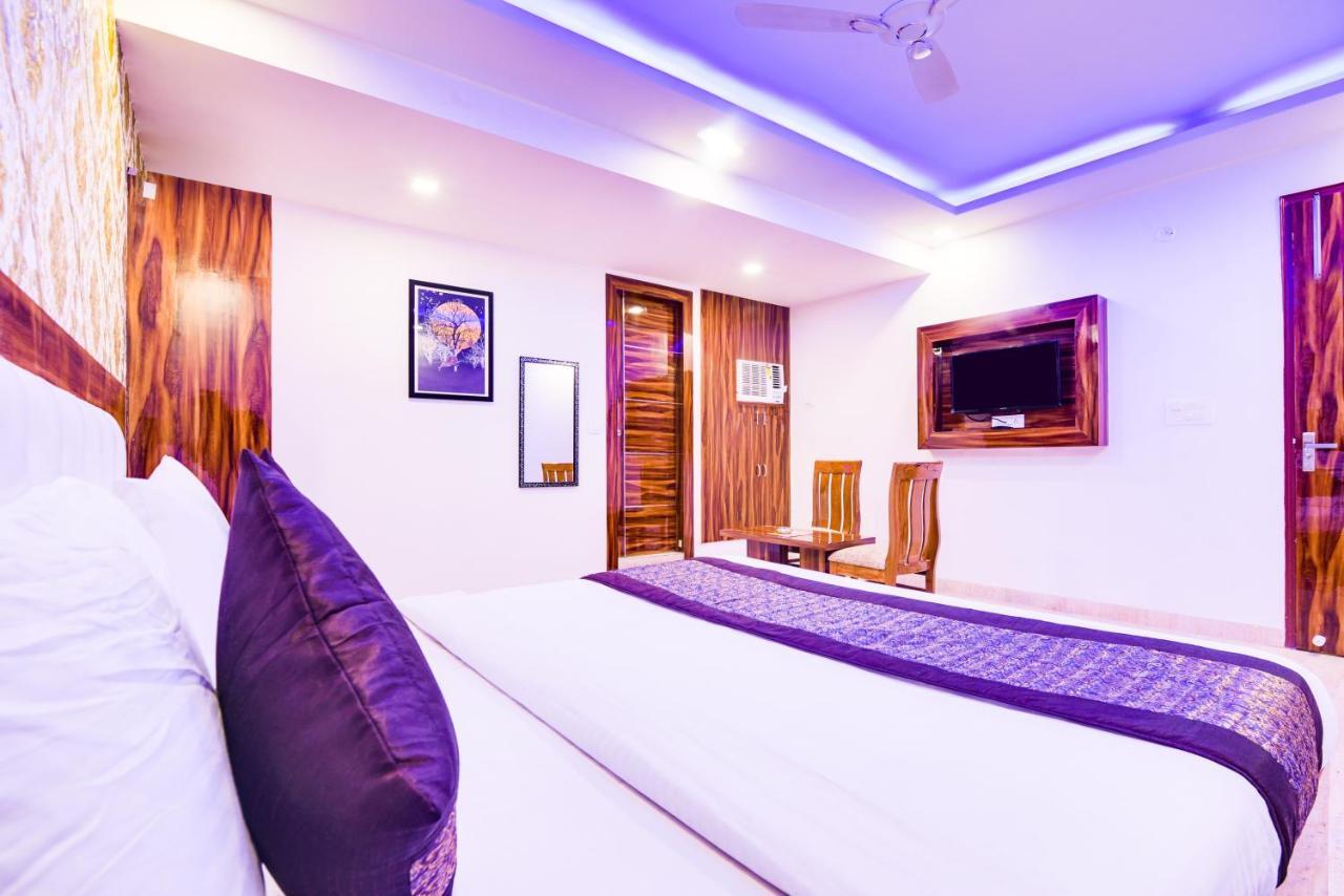 Hotel Fabulous - Delhi International Airport 뉴델리 외부 사진